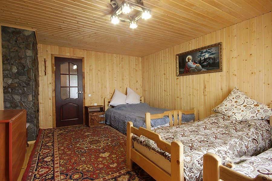 121 чотиримісний номер у Садиби "Два брати" с.Подобовець, Закарпатська область