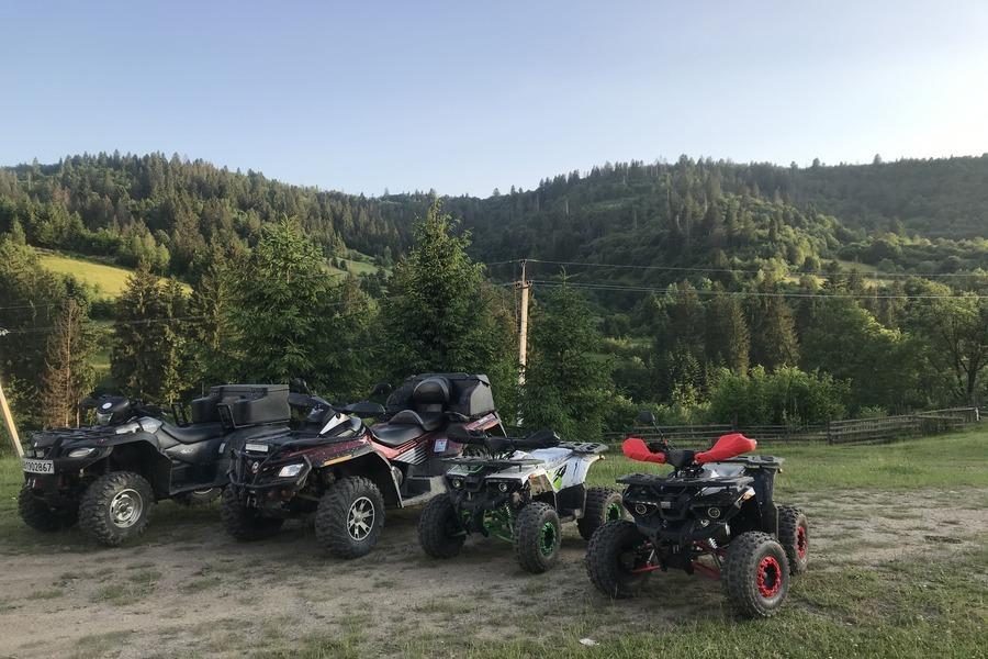 Подорож у гори від Садиби Два Брати